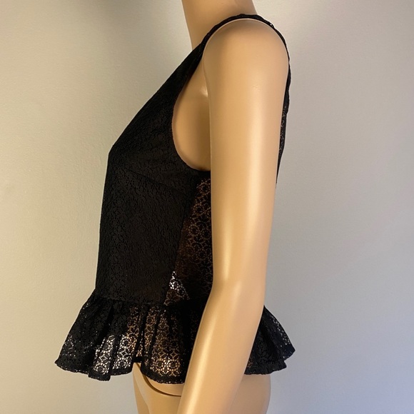 NEW TOPSHOP BLACK LACE PEPLUM TOP - Picture 3 of 4